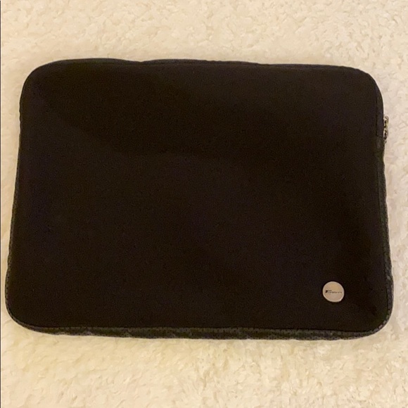Black Targus Neoprene Laptop Case - Picture 4 of 8